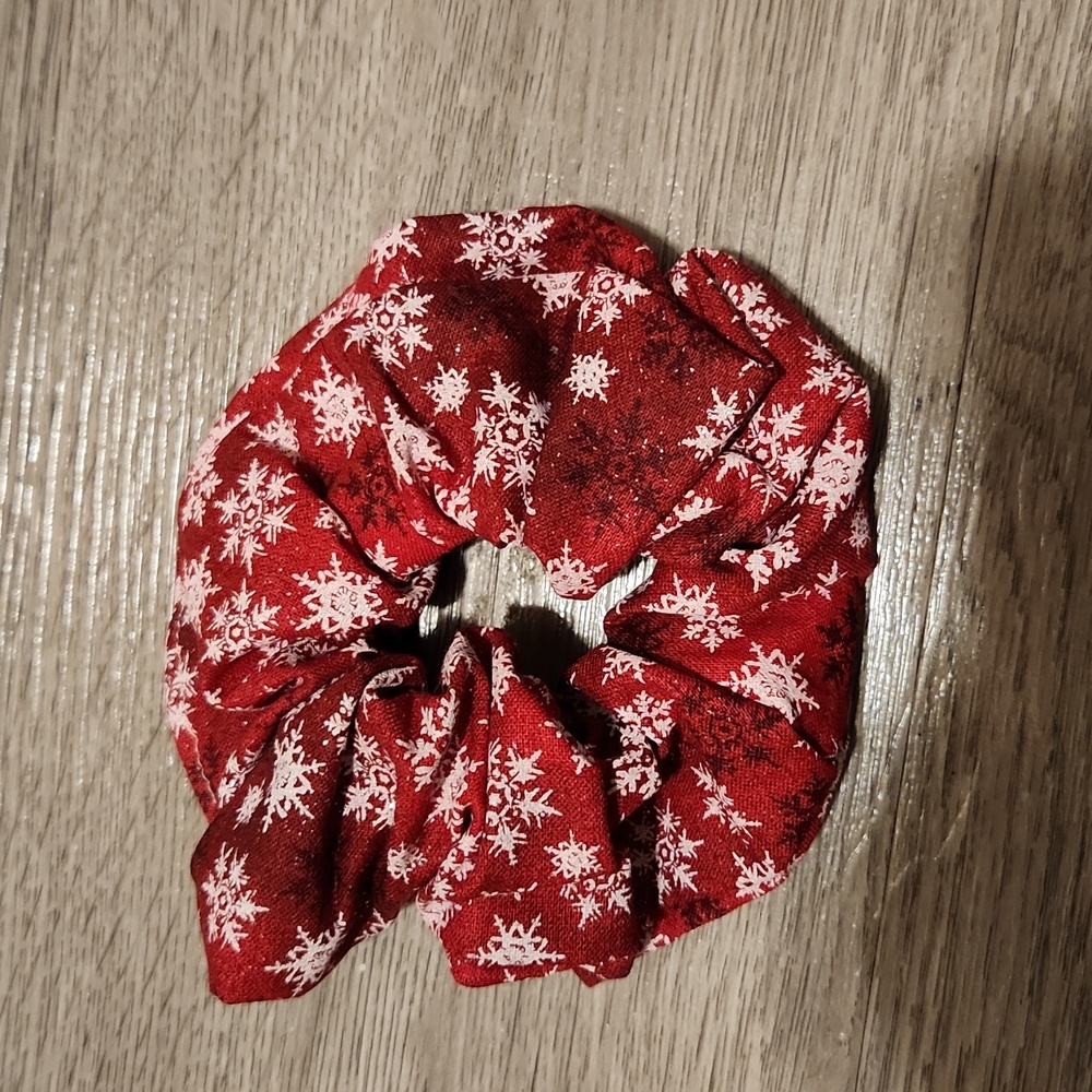 🐻 New Scrunchie